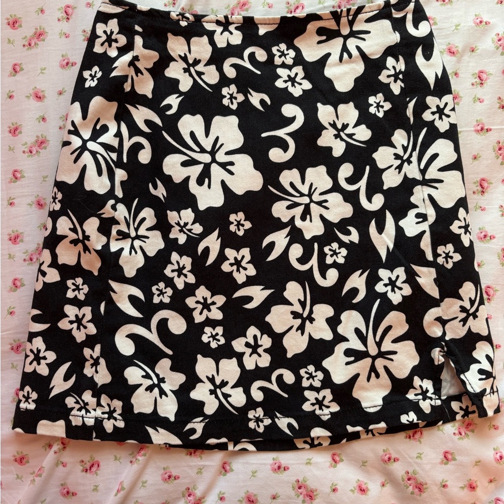 Wild Fable Black and White Floral A-Line Skirt